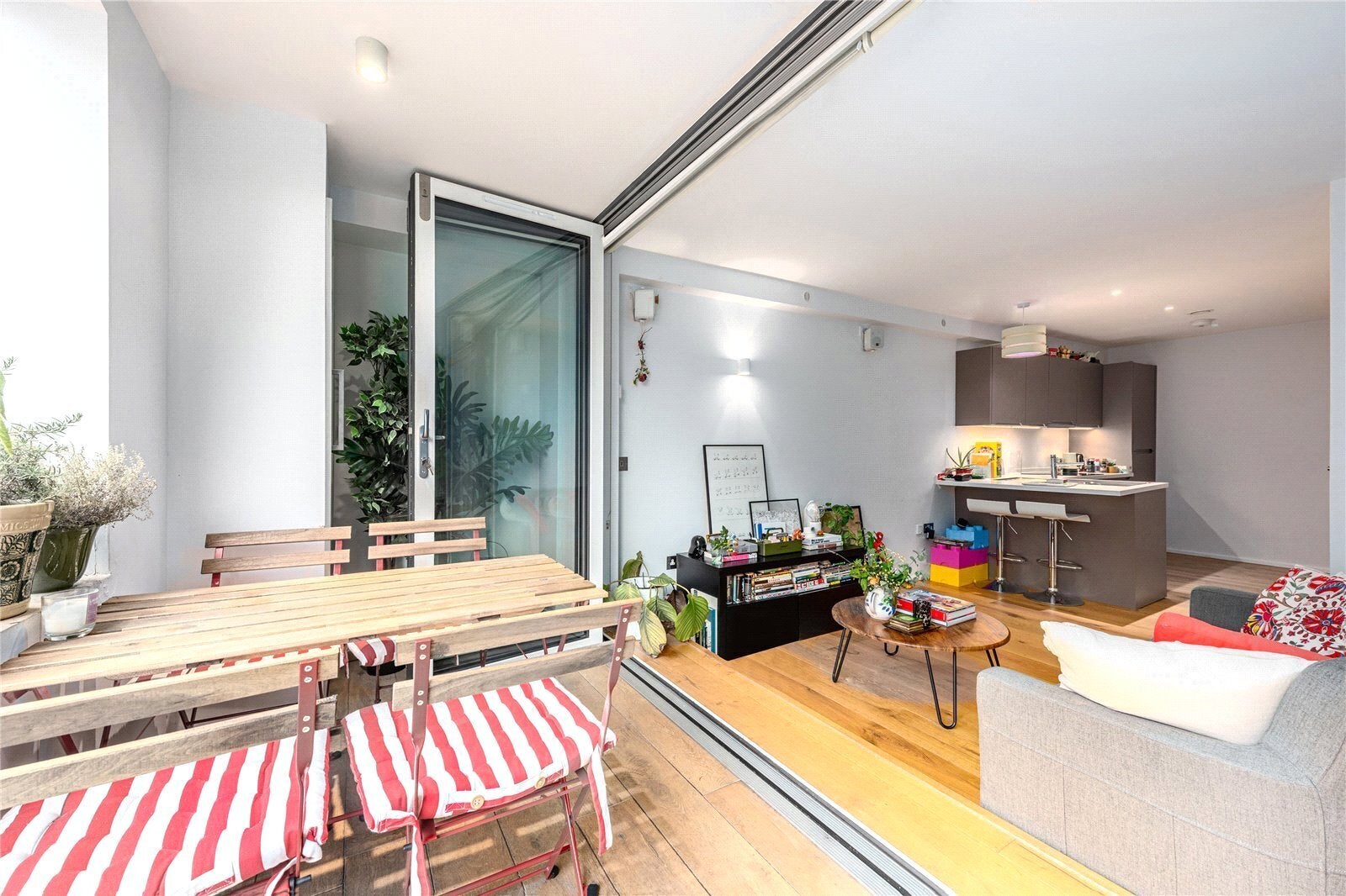 Flat Baynes Street in Greater London