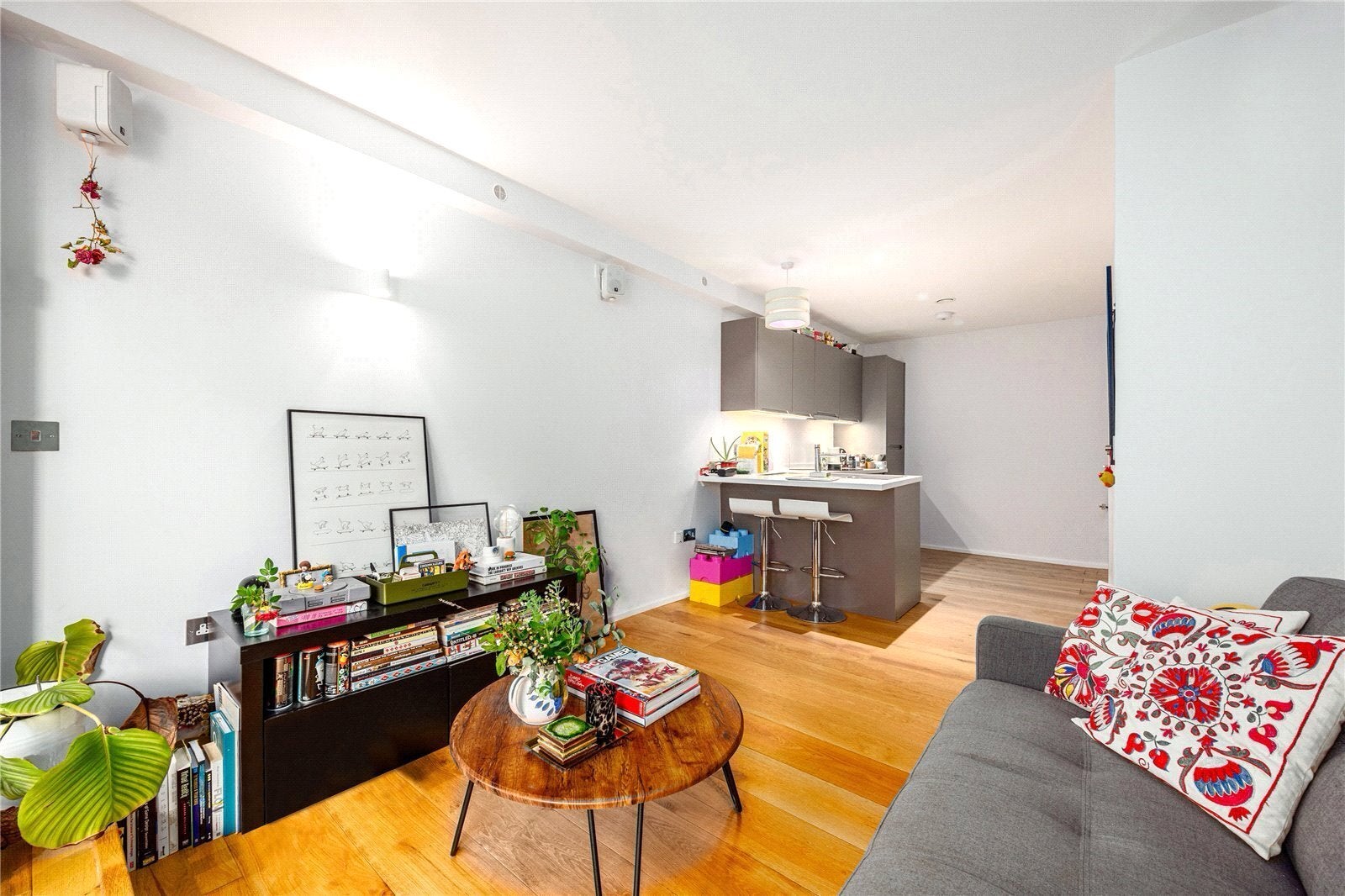 Flat Baynes Street in Greater London
