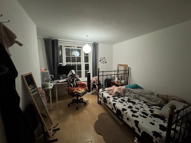 Room Worgan Street in Greater London