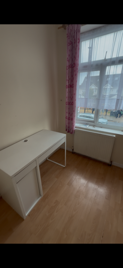 Room Staines Road in Greater London