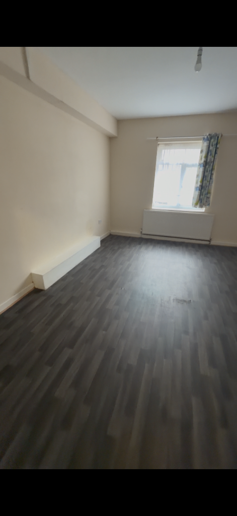 Room Staines Road in Greater London