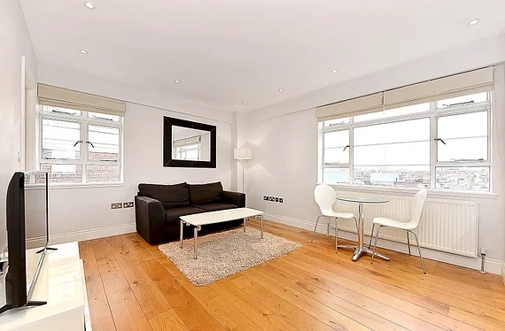 Flat Draycott Avenue in Greater London
