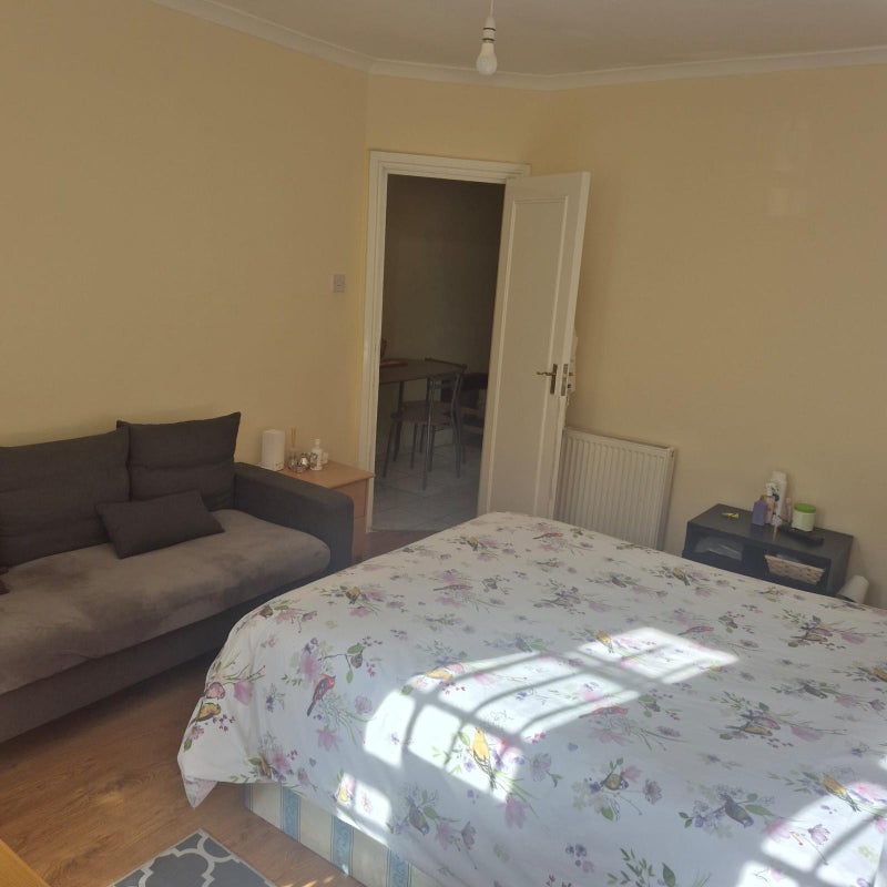 Room Star Road in Greater London