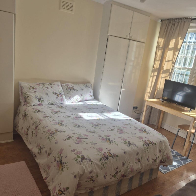 Room Star Road in Greater London