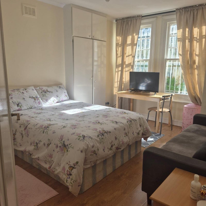 Room Star Road in Greater London
