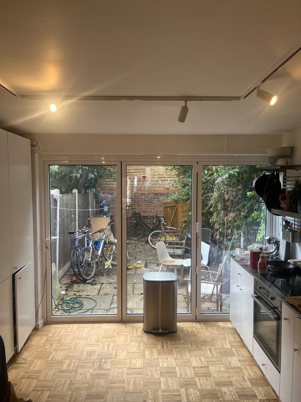 Room Saint Matthew's Row in Greater London
