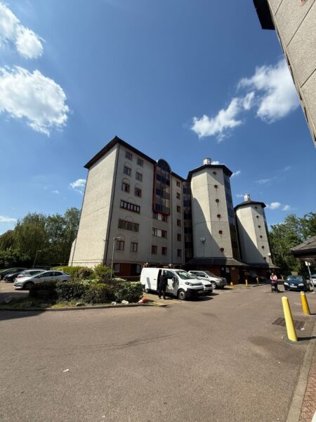 Flat Poppy Drive in Greater London