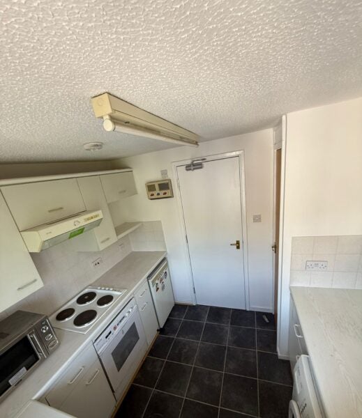 Flat Poppy Drive in Greater London
