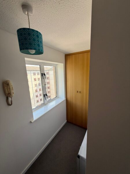 Flat Poppy Drive in Greater London