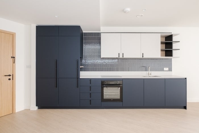 Flat Hale Road in Greater London