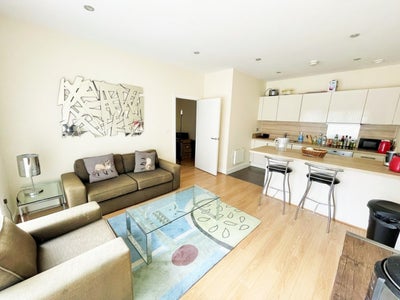 Flat Rushley Way in Reading