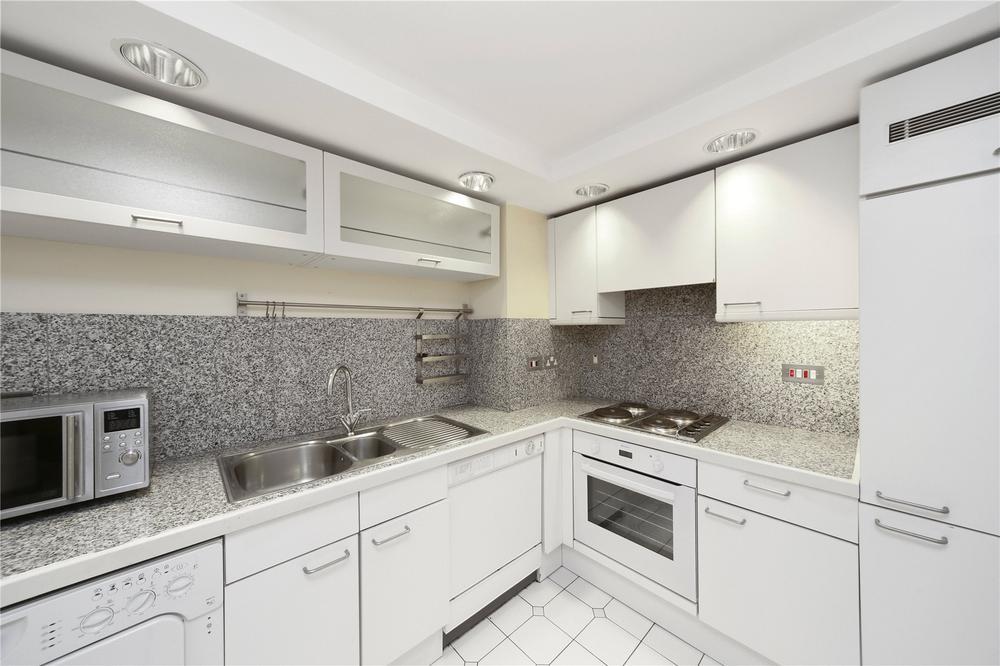 Flat Cambridge Square in City of Westminster