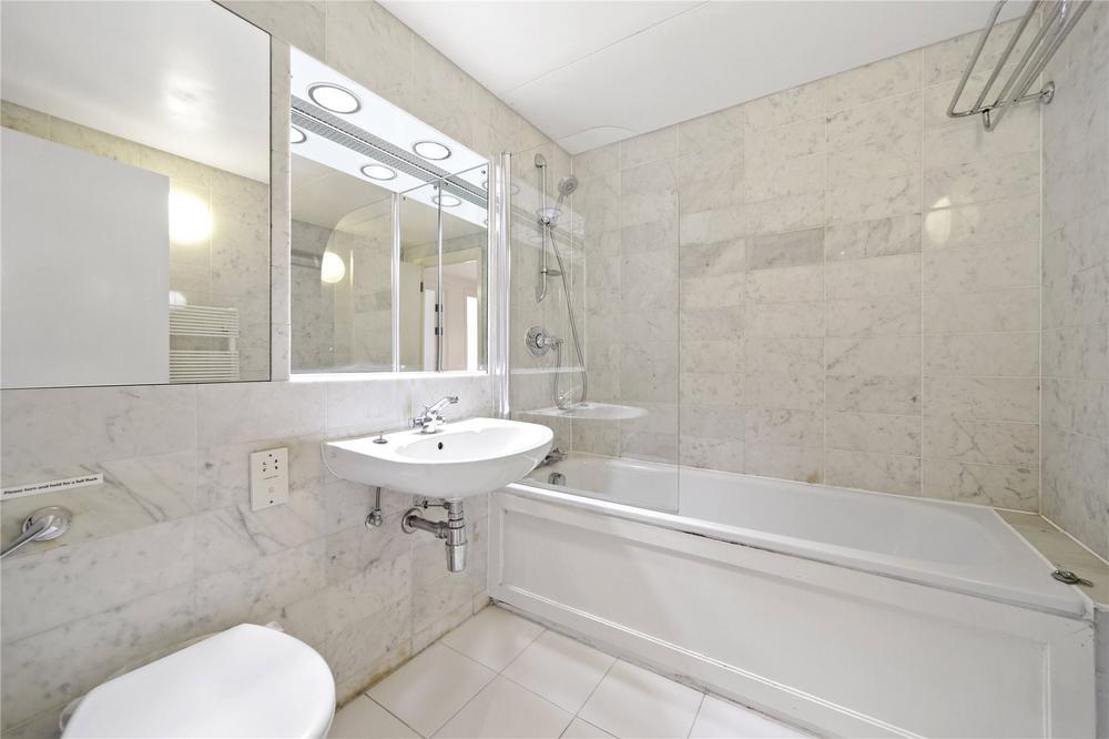 Flat Cambridge Square in City of Westminster