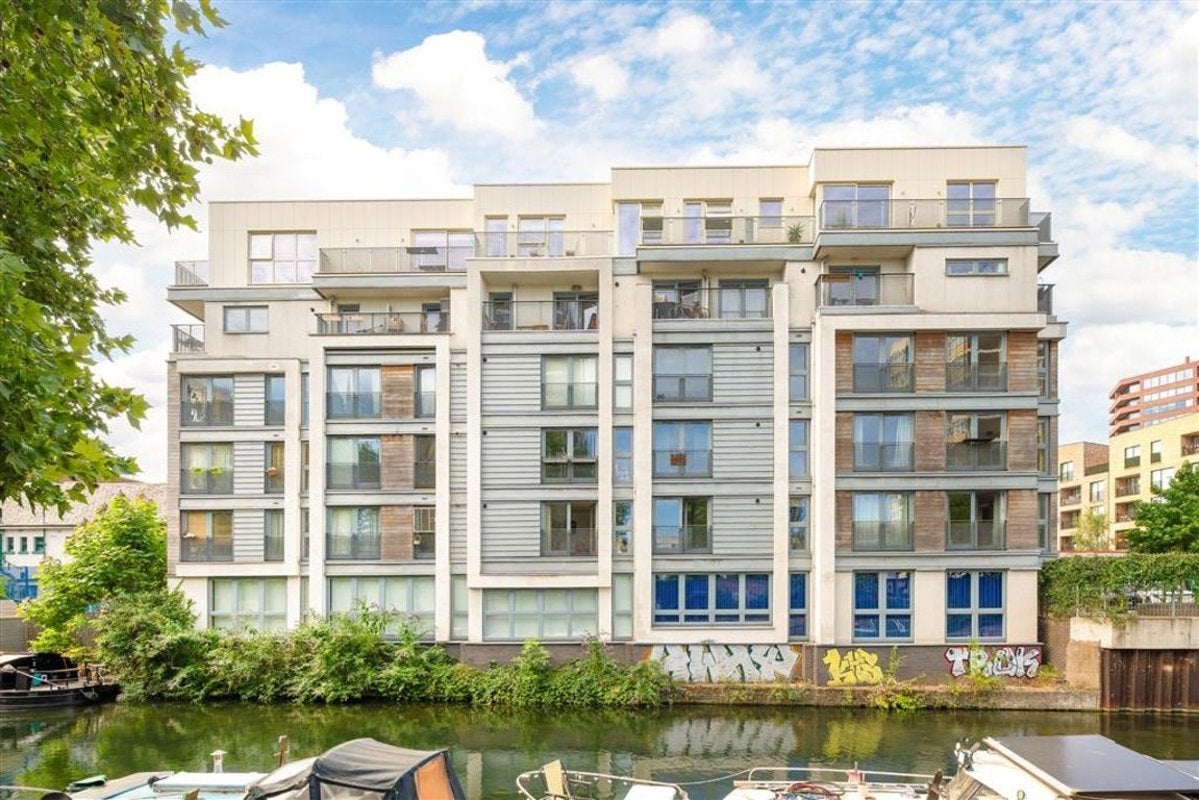 Flat Branch Place in Greater London