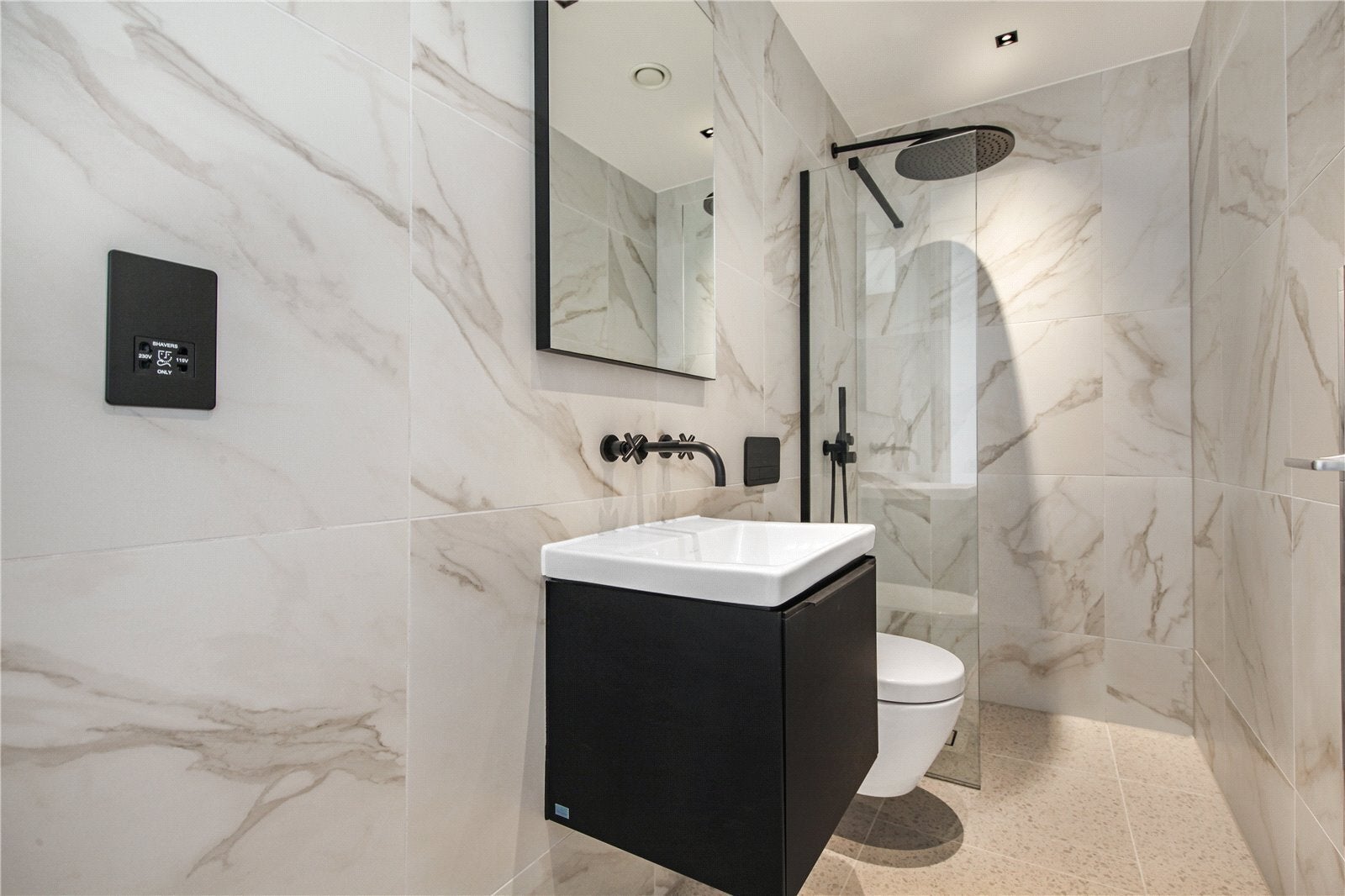 Flat Cluny Mews in Greater London