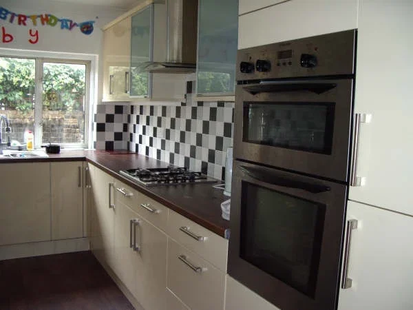 House Strahan Road in Greater London