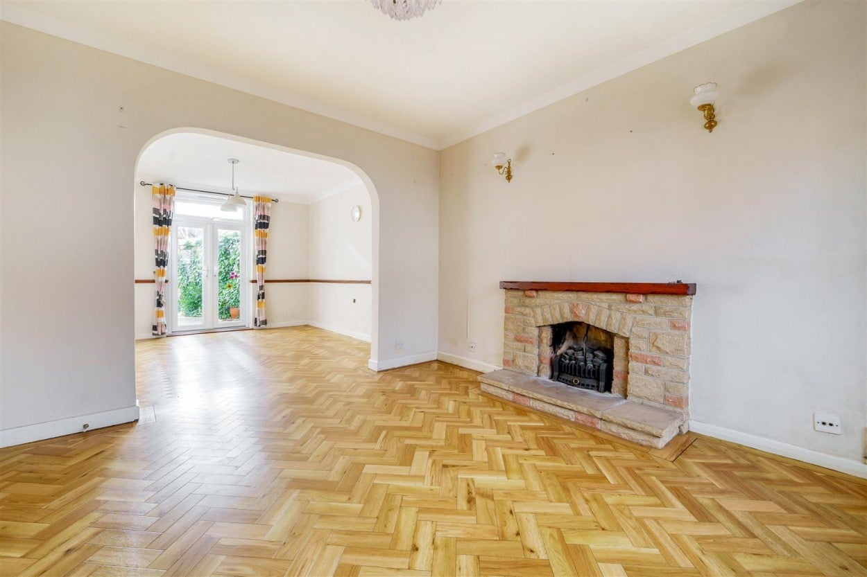 House Buckhurst Road in Surrey Heath
