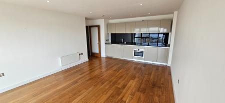 Flat William Jessop Way in Liverpool