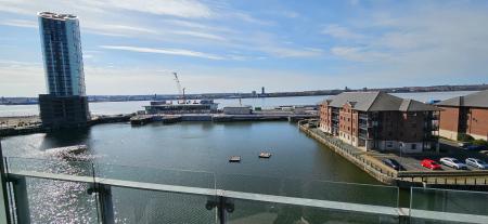 Flat William Jessop Way in Liverpool