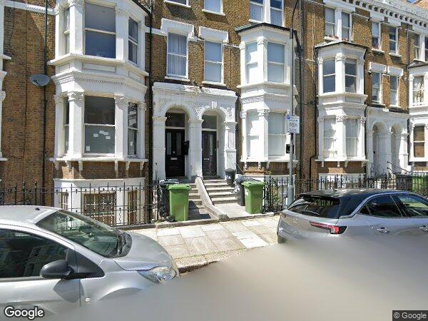 Flat Bolingbroke Road in Greater London