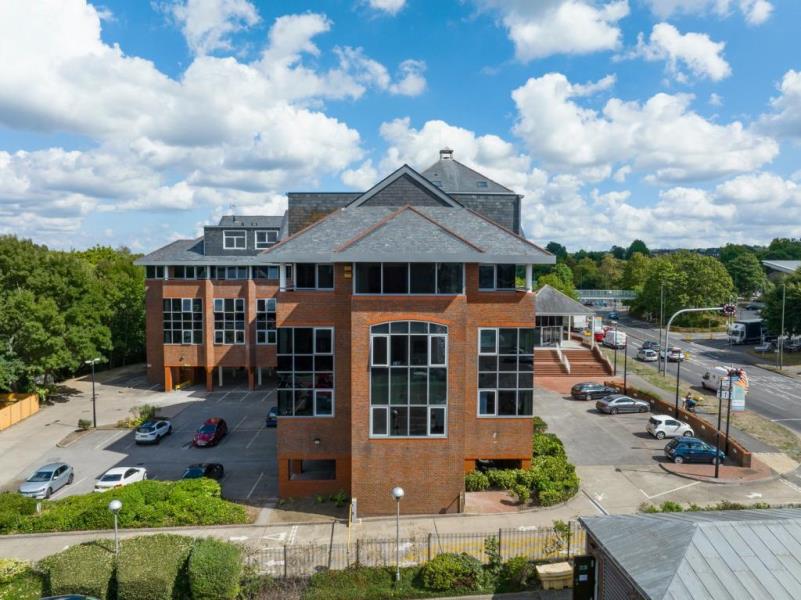 Flat Ladymead in Guildford