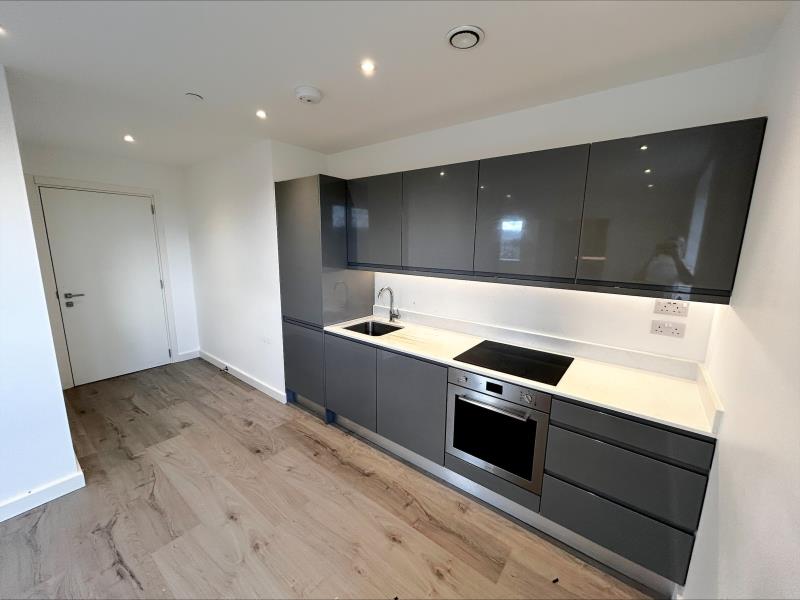 Flat Ladymead in Guildford