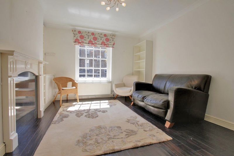Flat Clayton Street in Greater London