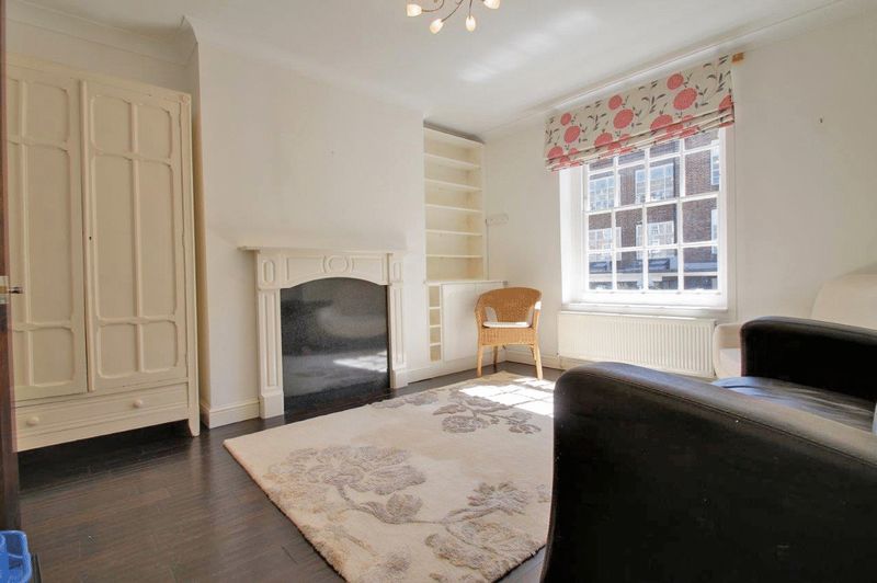 Flat Clayton Street in Greater London