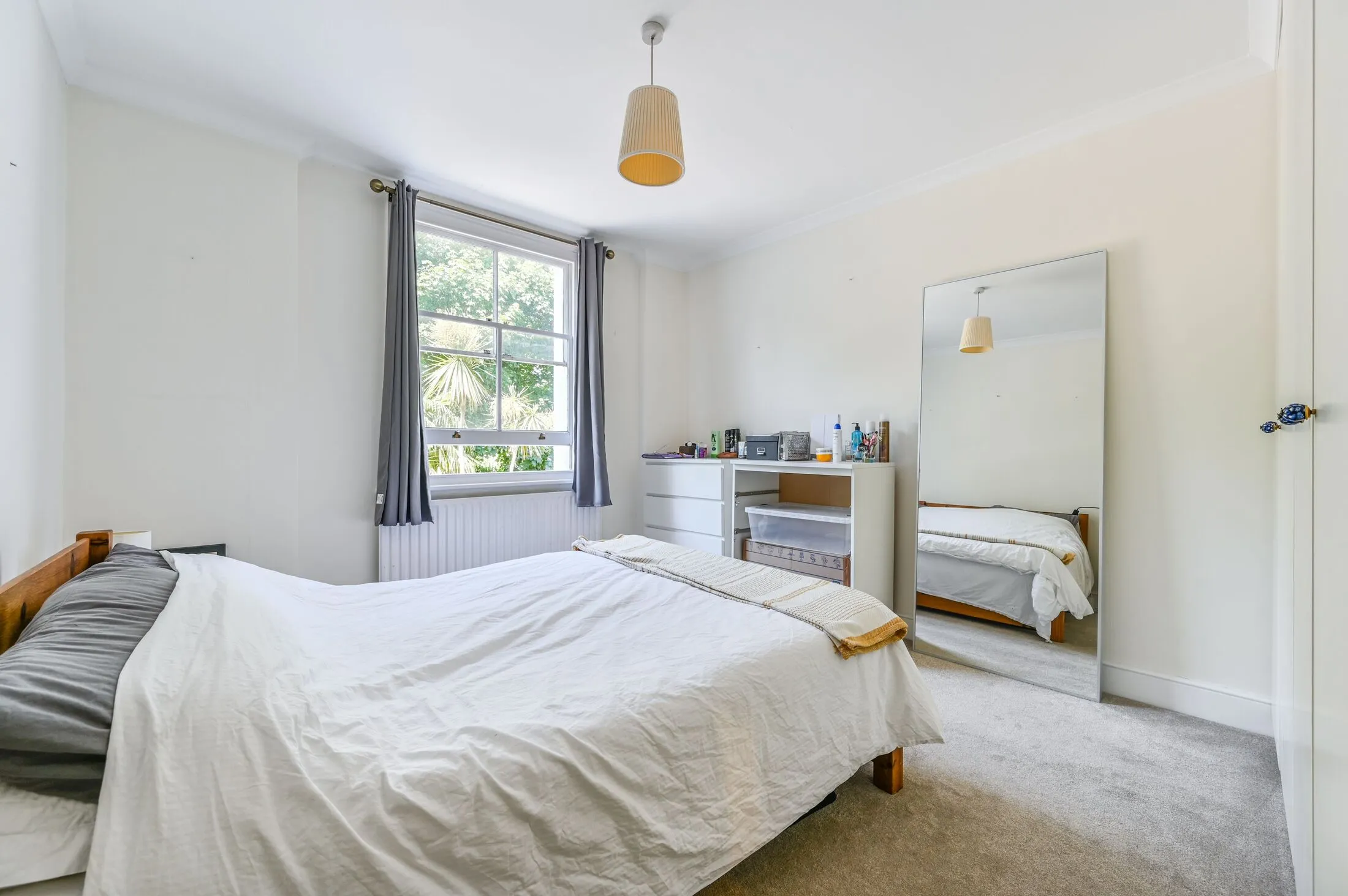 Flat Heswall Close in Greater London