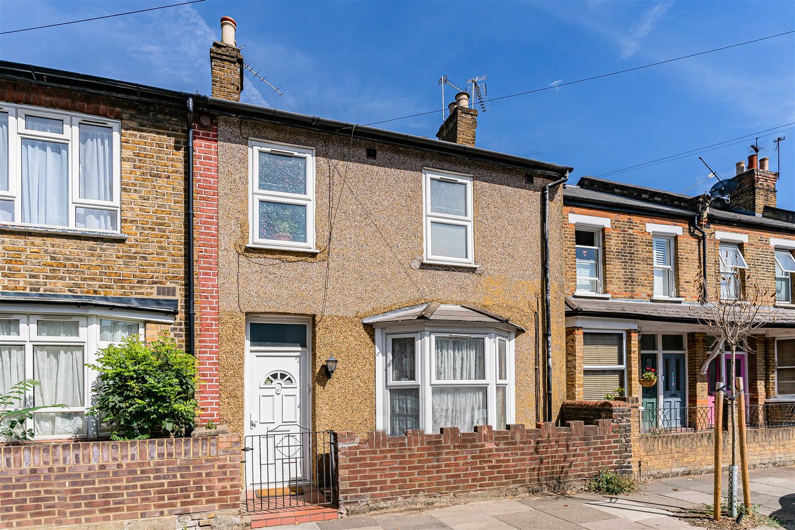 House Grosvenor Road in Greater London