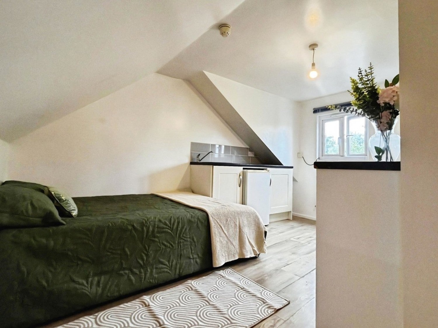 Room Higher Kingston in Yeovil