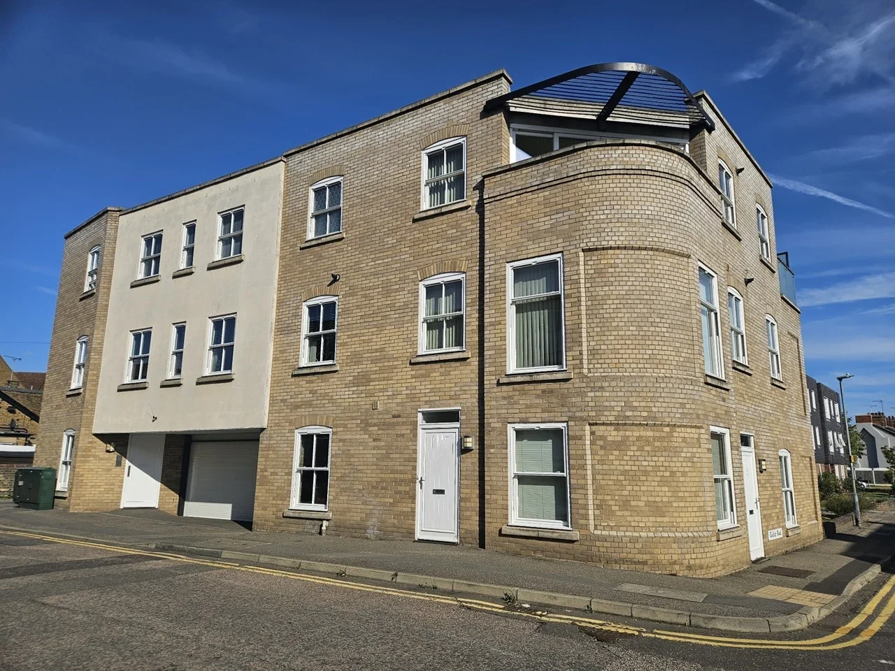 Flat Mildmay Road in Chelmsford