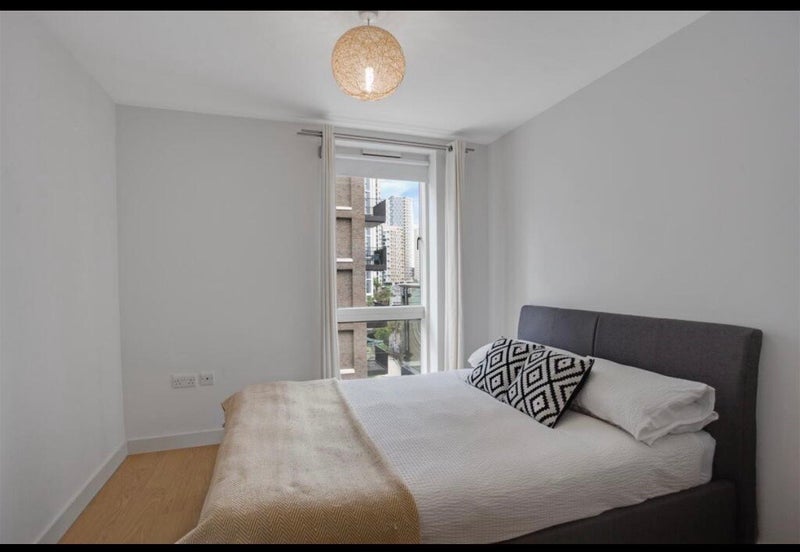 Flat Rossett Way in Greater London