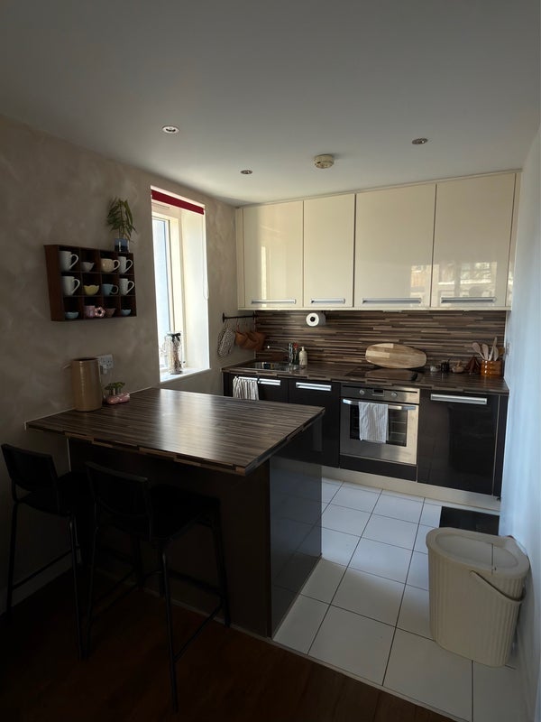 Flat Rossett Way in Greater London