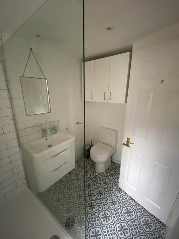 Room Strathblaine Road in Greater London