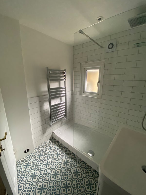 Room Strathblaine Road in Greater London