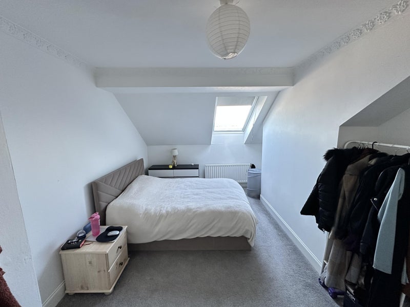 Room Glenacre Street in Glasgow