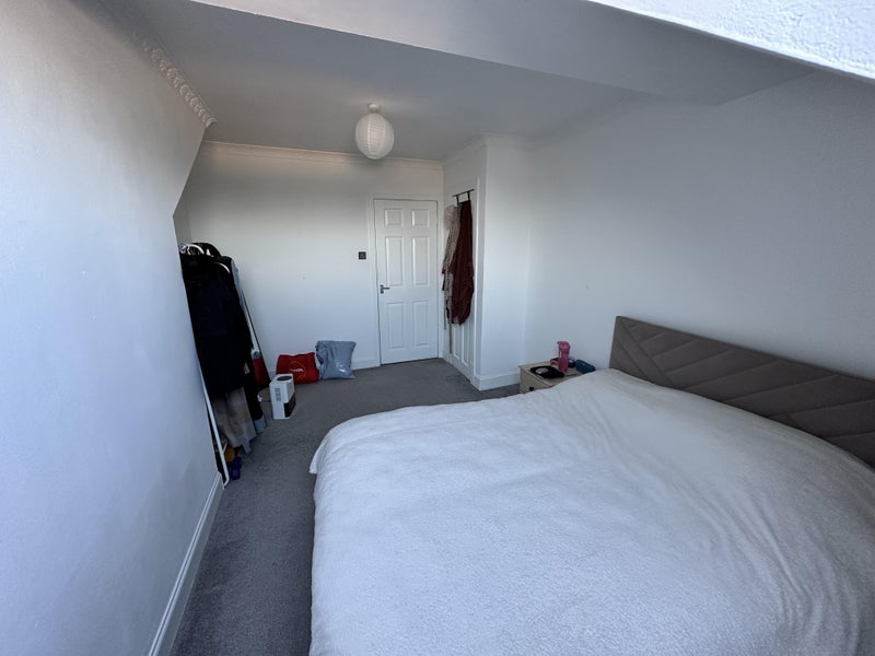 Room Glenacre Street in Glasgow