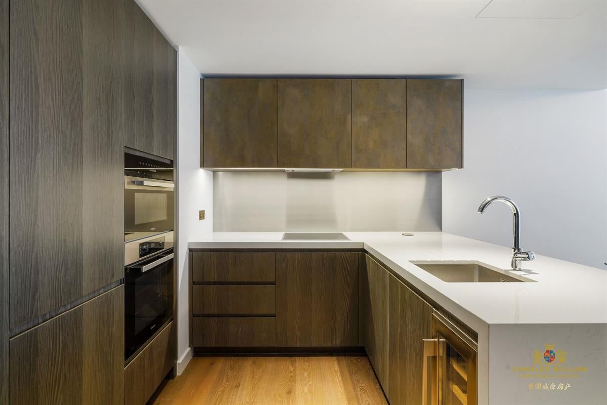 Flat Belmore Street in Greater London