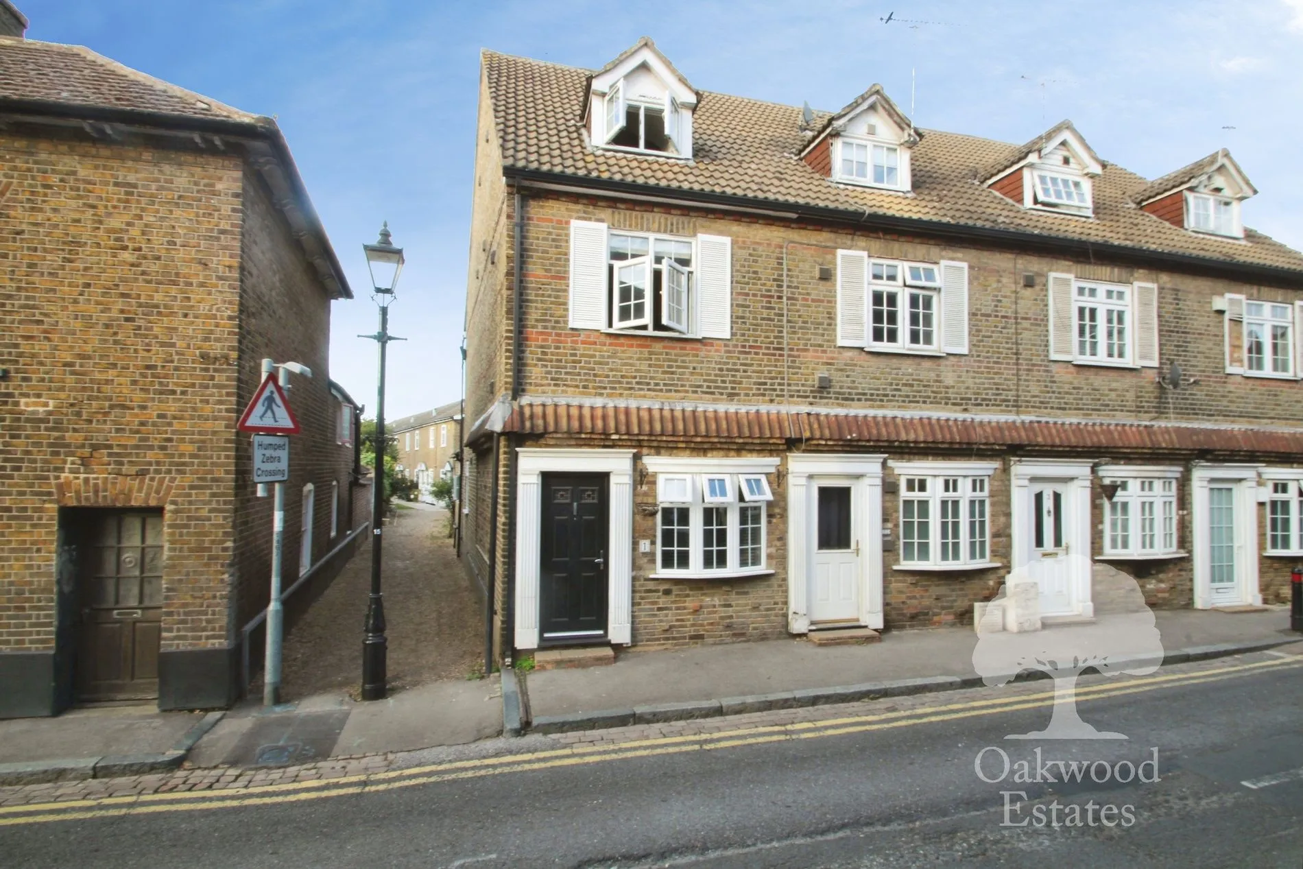 House High Street in Slough
