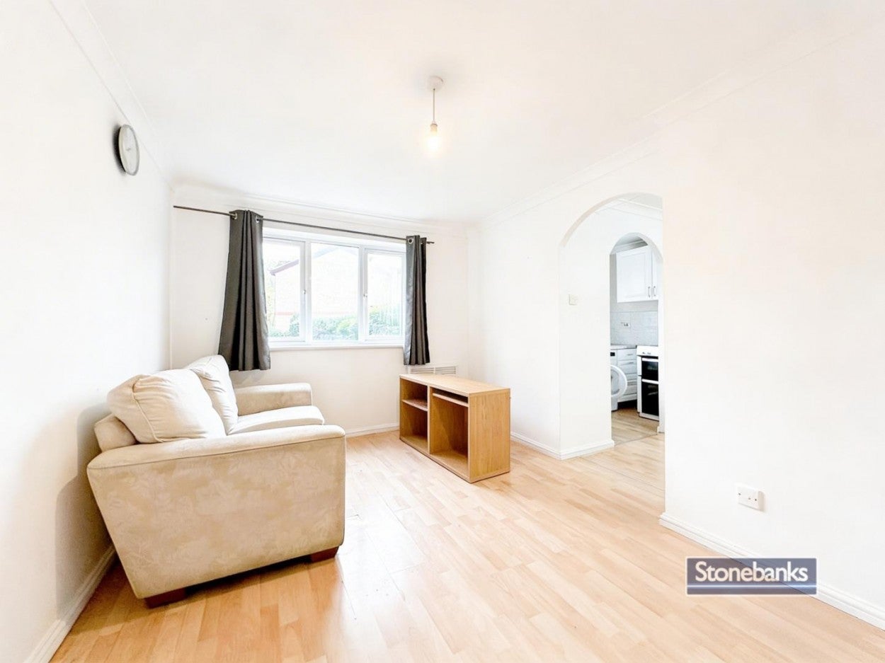 Flat Dehavilland Close in Greater London