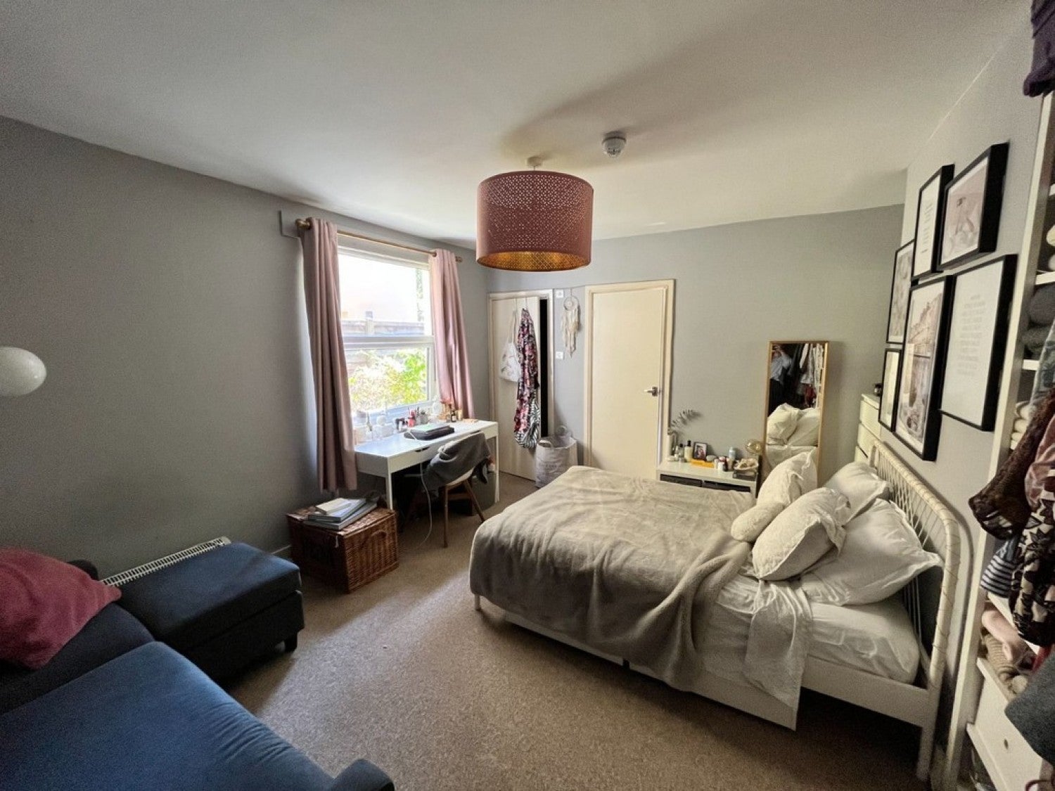 Flat Lessar Avenue in Greater London