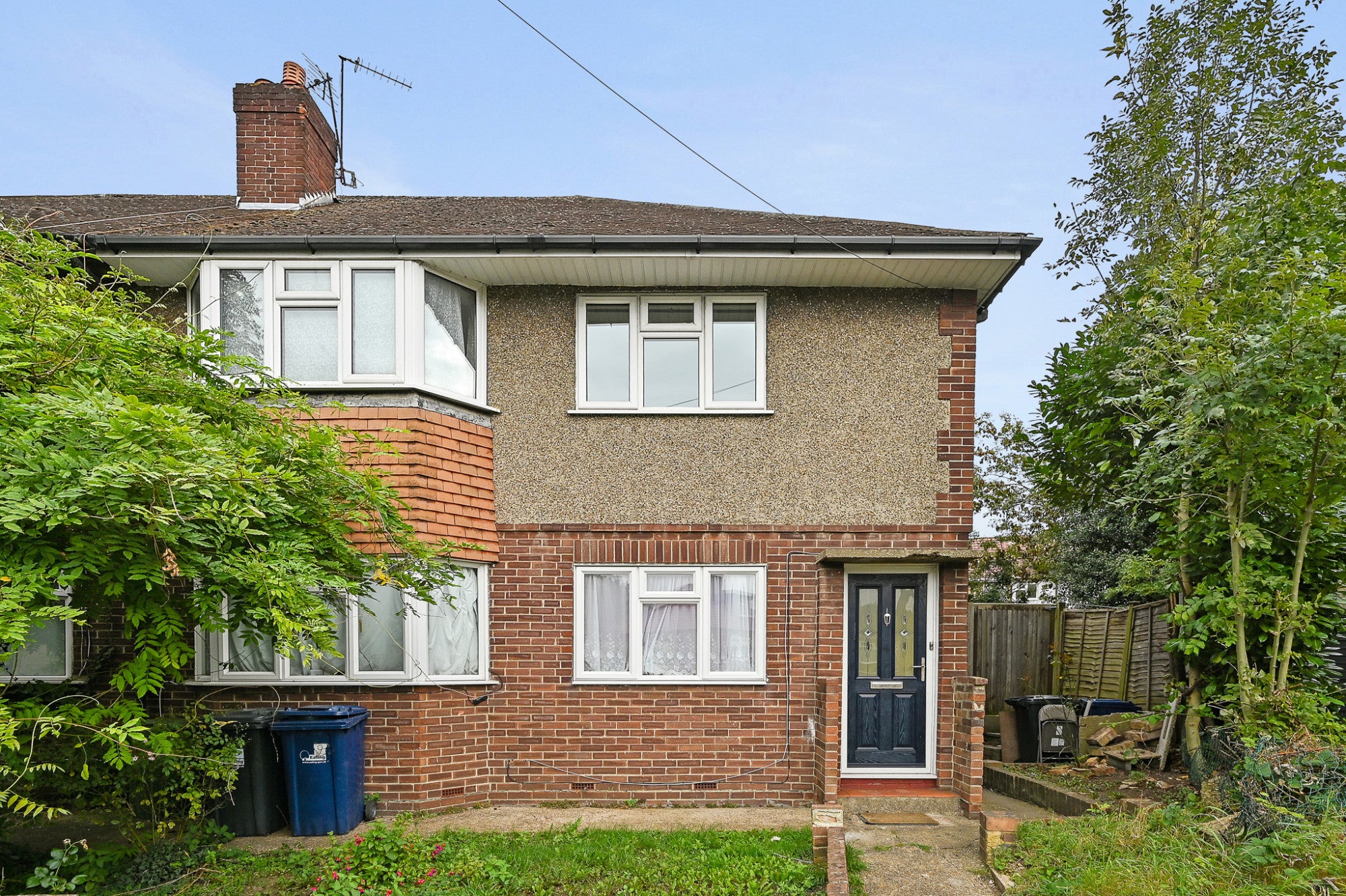 Flat Holmwood Close in Greater London