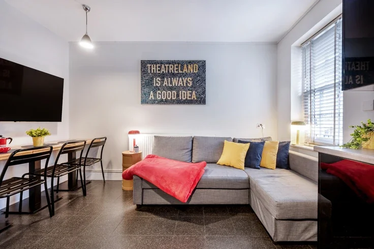 Flat Betterton Street in Greater London