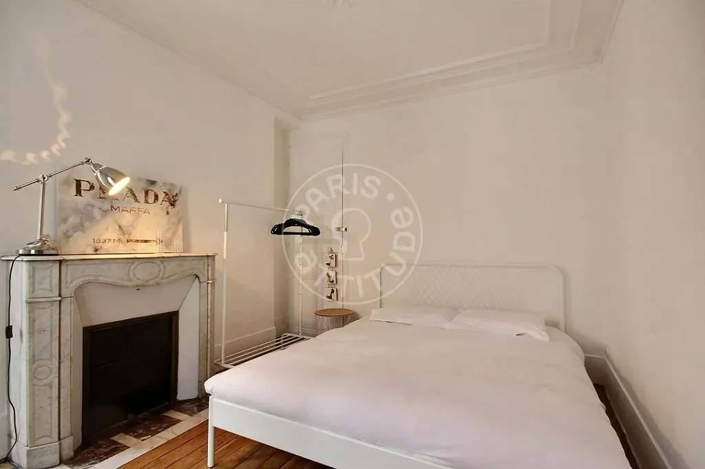 Flat Rue des Vinaigriers in Paris