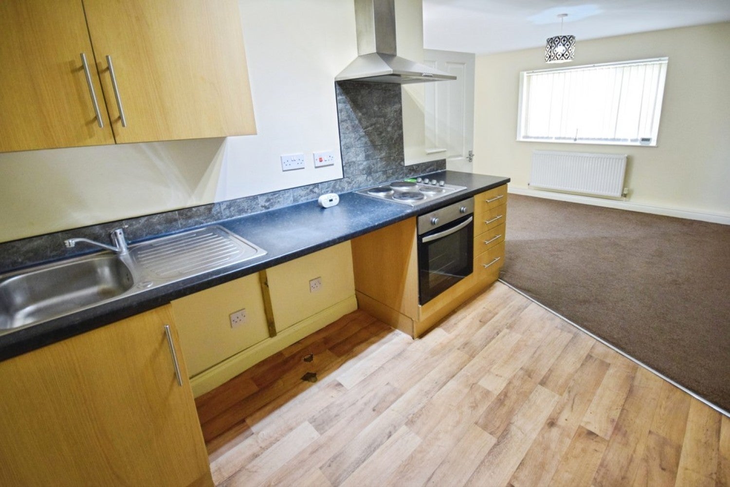 Flat Greenwood Avenue in Stoke-on-Trent