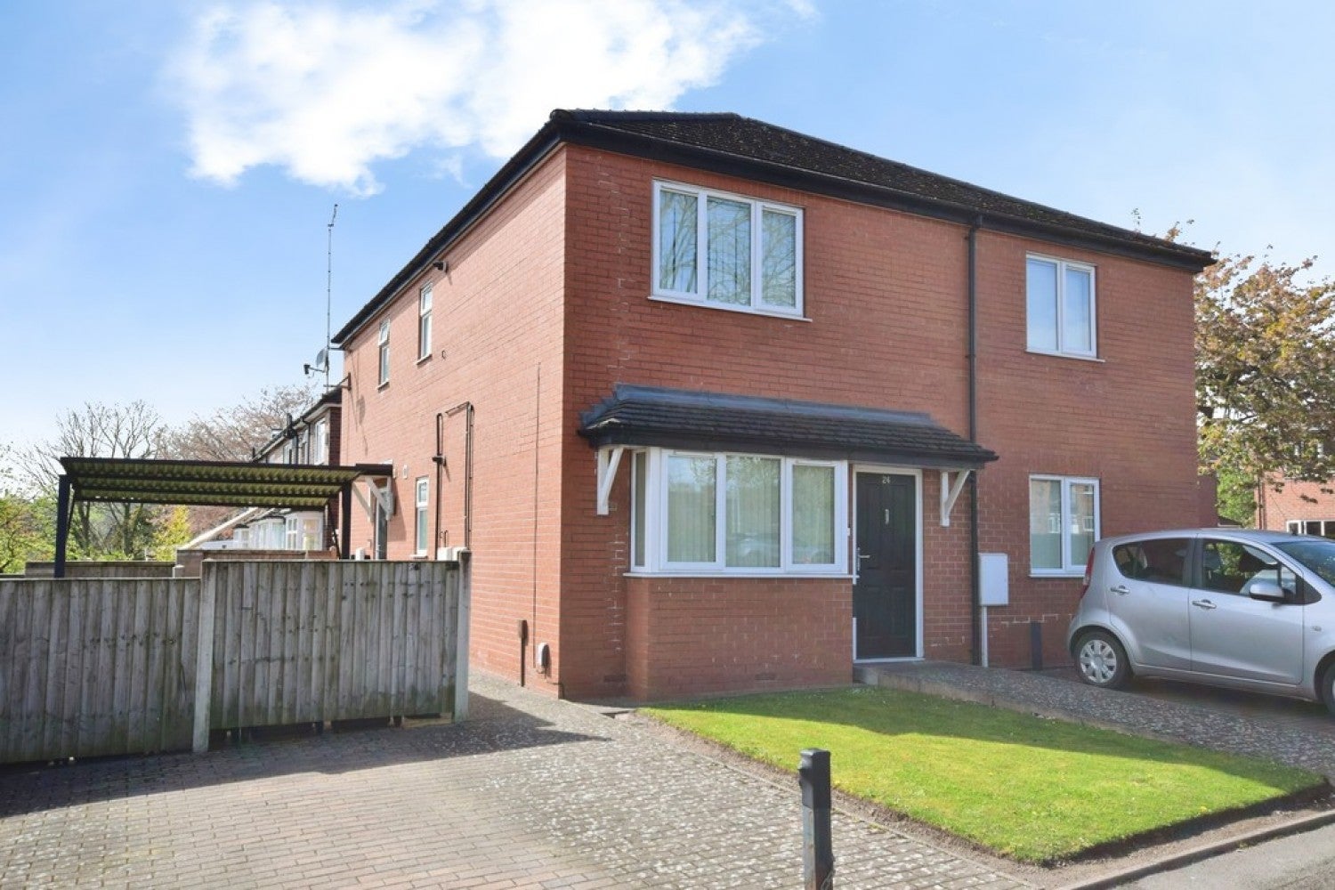 Flat Greenwood Avenue in Stoke-on-Trent