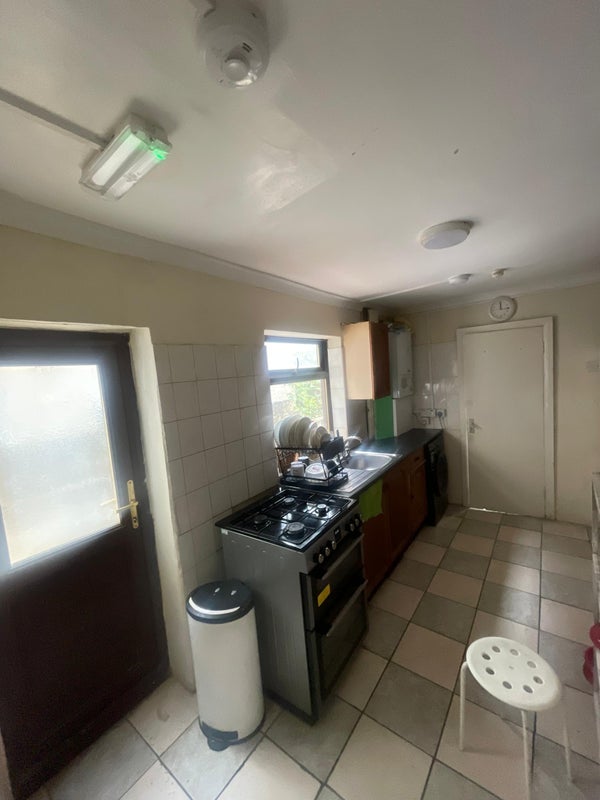 Room Tunmarsh Lane in Greater London