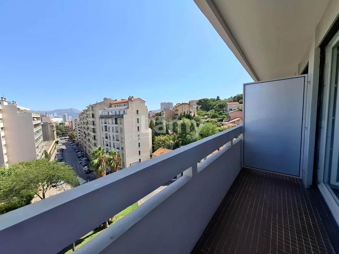 Flat Rue Breteuil in Marseille