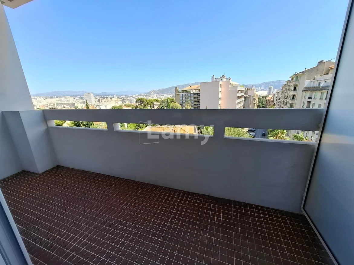 Flat Rue Breteuil in Marseille